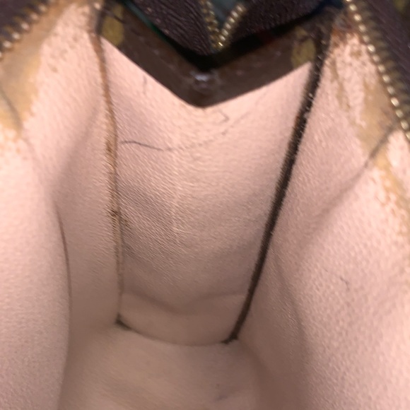 Louis VuittonMonogram CanvassToiletPouch 26 - Picture 14 of 16